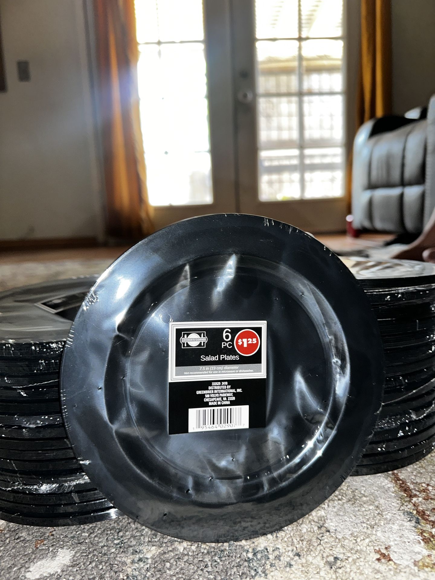 7.5in Plastic Plates 6pk