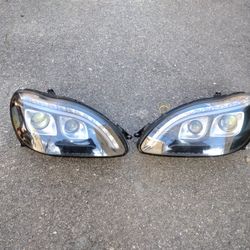 Blacked Out Headlights For 2000 To 2006 W 220 S Class Mercedes-Benz