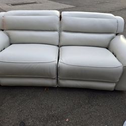 NEW 2 PIECE FOG WHITE LOVESEAT 