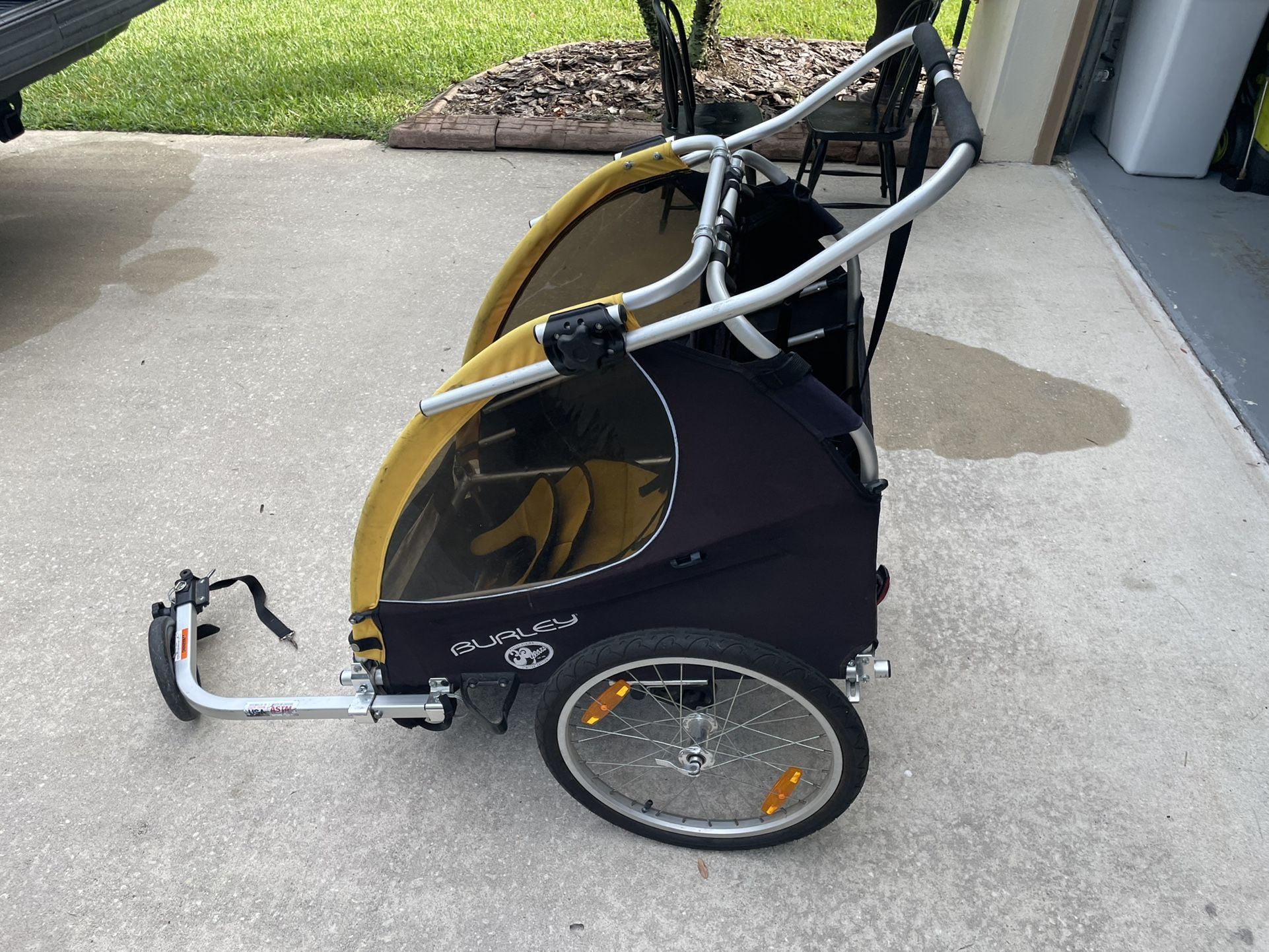 Two seat Burley Bike Trailer With Run Wheel And Rain/bug Shield