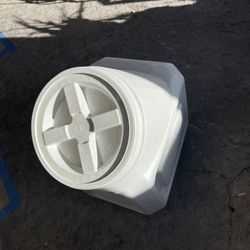 Pet Food  Storage 
