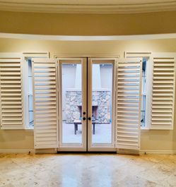 Window Shutters (FREE ESTIMATES & SAME DAY PRICING)- Wood, Plantation, Custom, Interior, Treatments, Coverings. Persianas de Madera. Se Habla Espanol.