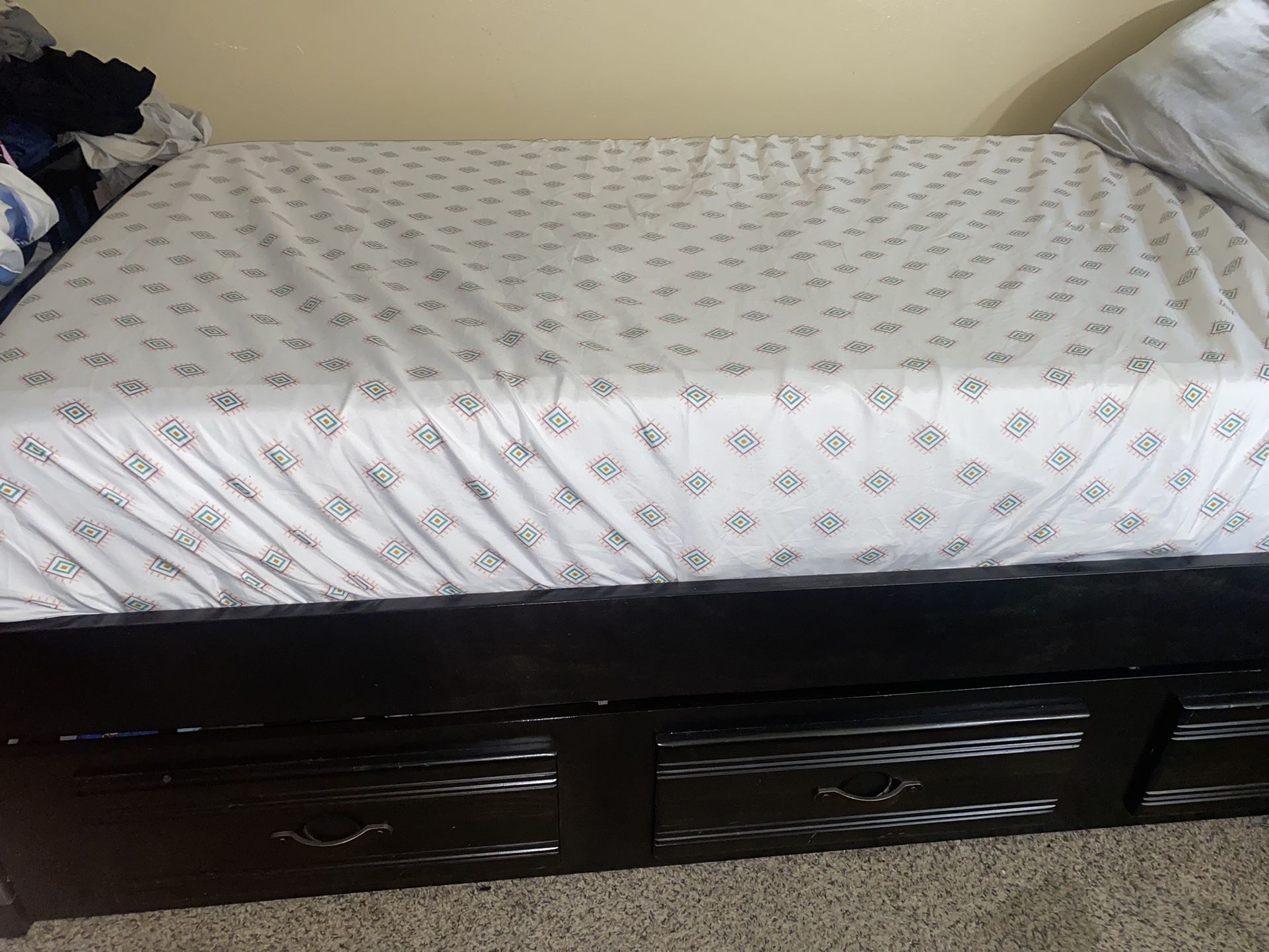 Mattress And Bed Frame With Trundle 