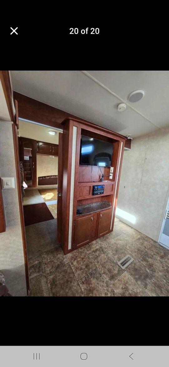 

2013 Riverside 30LOFT Camper 
Bumper Pull 