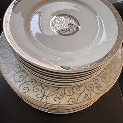 New Elegant Dinner Plate Set
