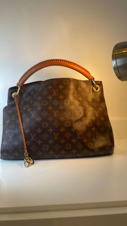 LV Artsy