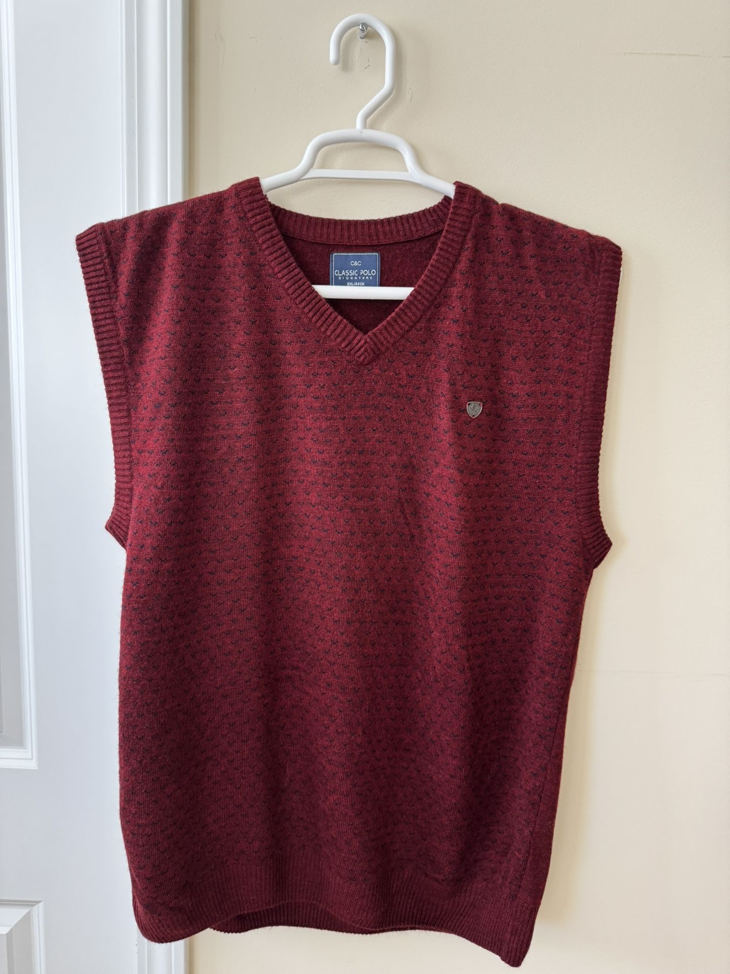 Men’s Size L Vest (burgundy) With A Motif