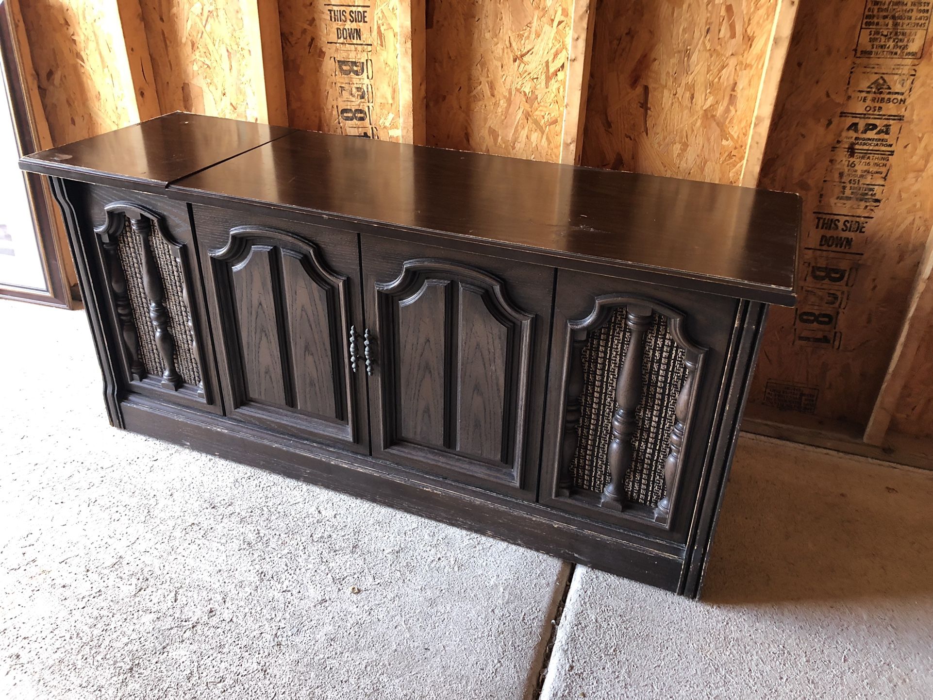 1970’s vintage Magnavox stereo console | FREE DELIVERY