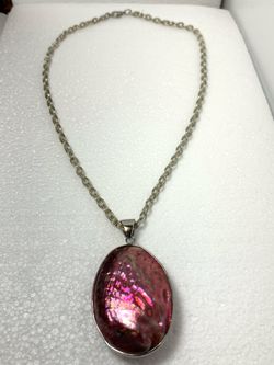 Pretty Silver 925 marked pendant with silver tone necklace