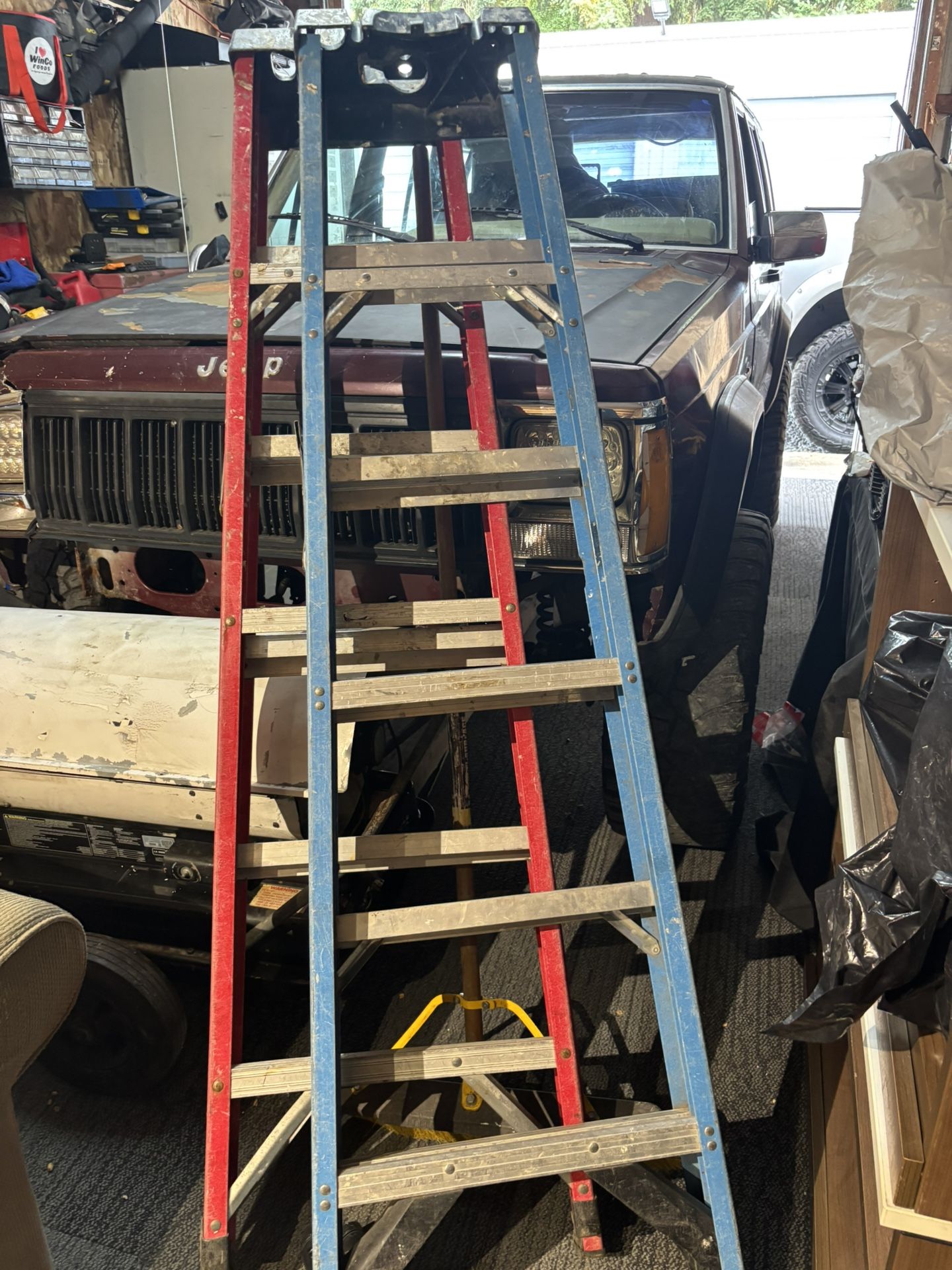 Aluminum 8 Foot Ladder