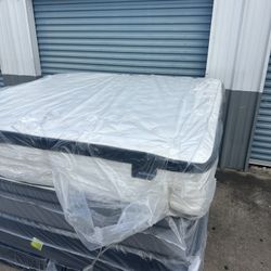 King Size Mattress And Box Spring 