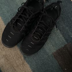 Vapor Maxes Plus