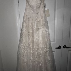 David’s Bridal Strapless Vintage Wedding Dress