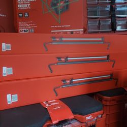 MILWAUKEE M12 LED UNDERHOOD LIGHT