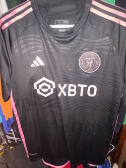 Adult XL Slim Fit Messi Jersey $15