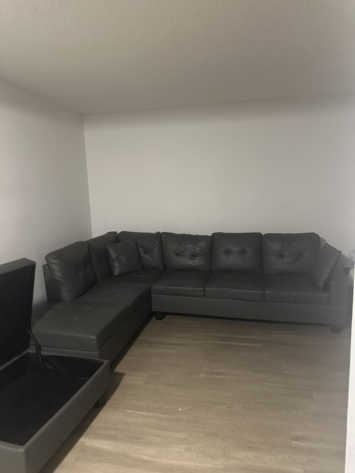 Grey sectional couch 