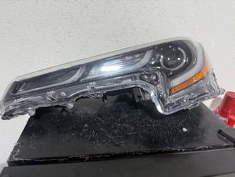 TOYOTA COROLLA LEFT HEADLIGHT 2021