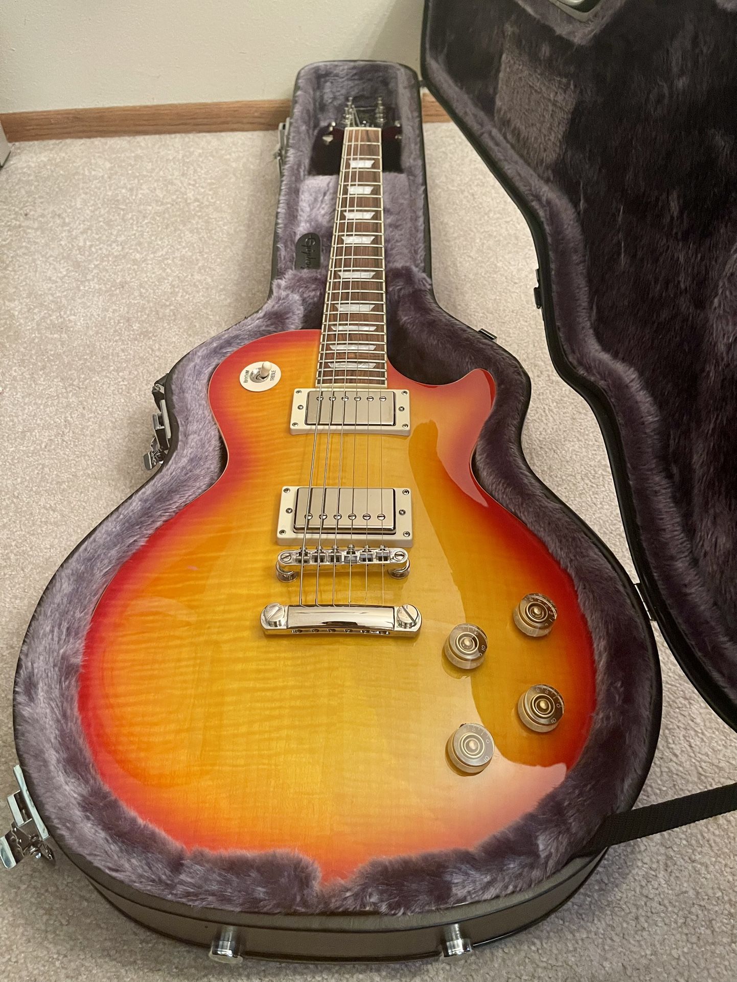 Epiphone Les Paul 1960 Tribute Plus Cherry Sunburst Guitar With Original Hard Case 