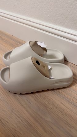 Yeezy Slides