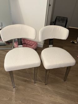Set of 2 White Boucle Dining Chairs