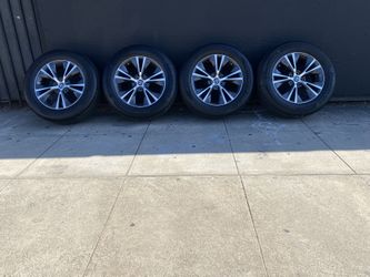 Set 18” Toyota Highlander RAV4, Factory Wheels, W 245/60/18 Hankook Dynapro Tires, 50-70% Tread, Excellent Condition, 5x4.5, , Sell All 4 $850.00 Cash