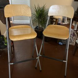 2 Wooden Countertop Chairs