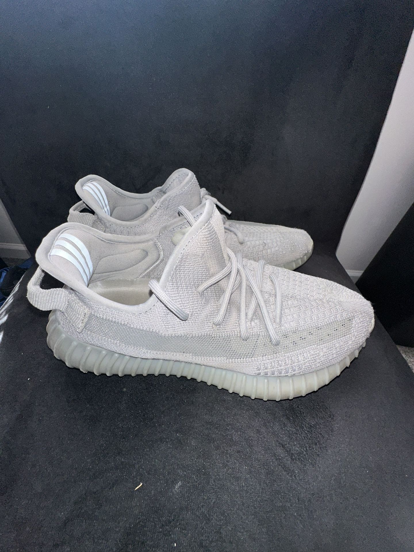 Yeezy Boost 350 V2 (Grey Steel)