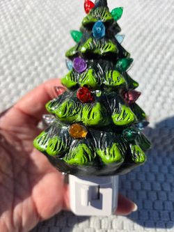 Holiday plug in light