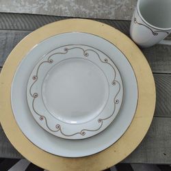 Pier One Holiday Christmas Scroll White Dinnerware Set For 8
