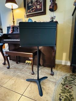 Manhasset Symphony Music Stand  Model 48