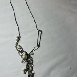 Boho Safety Pin Charm Necklace – Forever 21