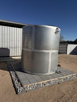 2800 Gallon Water Tank, 1 Year Old