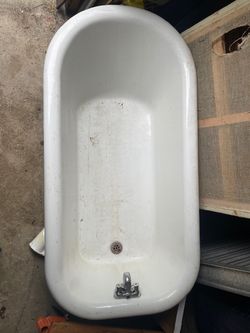 Cast Iron Clawfoot Tub