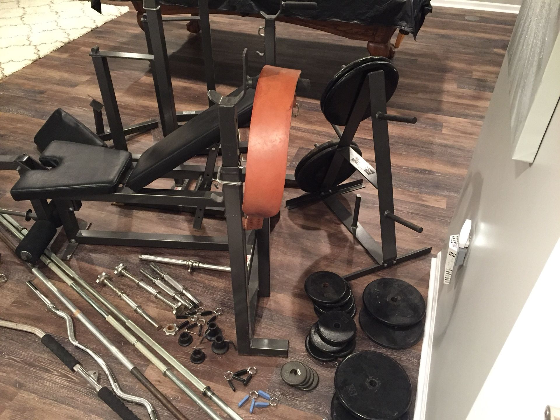 Weight lifting equipment. Wate man bench w/ accessories 475