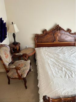 Italian Carved Wood Queen Bedroom Set – Complete Set – $200