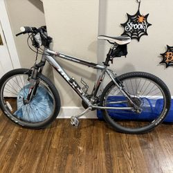 Trek 3 series Bike
