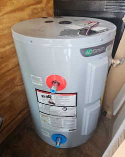 A.O. SMITH SIGNATURE ELECTRIC WATER HEATER....28 GALLON....LOW BOY.....NEW....$ 300