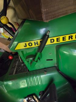 John deer riding lawnmower
