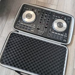 Pioneer DDJ-SB3 DJ Controller W Case Excellent Condition