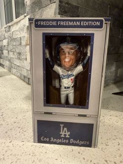 Freddie Freeman Edition “18th Inning Home-run” Bobblehead