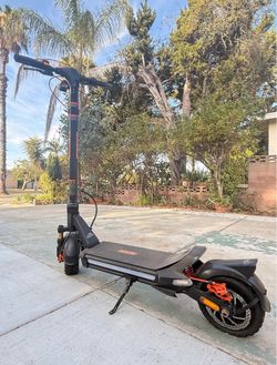 Cunfon RZ800 Electric Scooter – 31 MPH, 50-Mile Range, Dual Suspension (Like New / Excellent Condition)