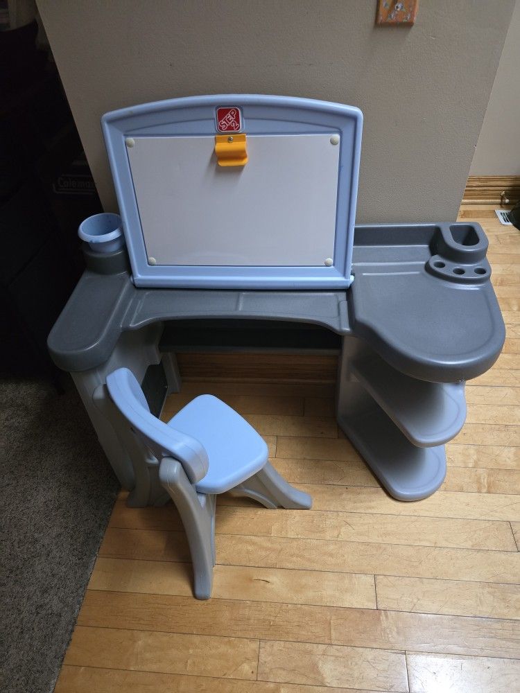 FREE KIDS TOYS. PICK UP ONLY! FIRST COME FIRST SERVE