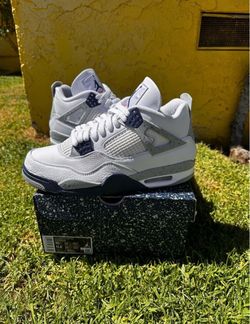 Air Jordan 4 Midnight Navy