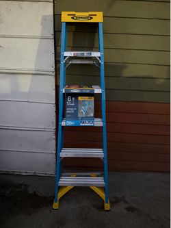Ladder 6 feet fiberglass ￼