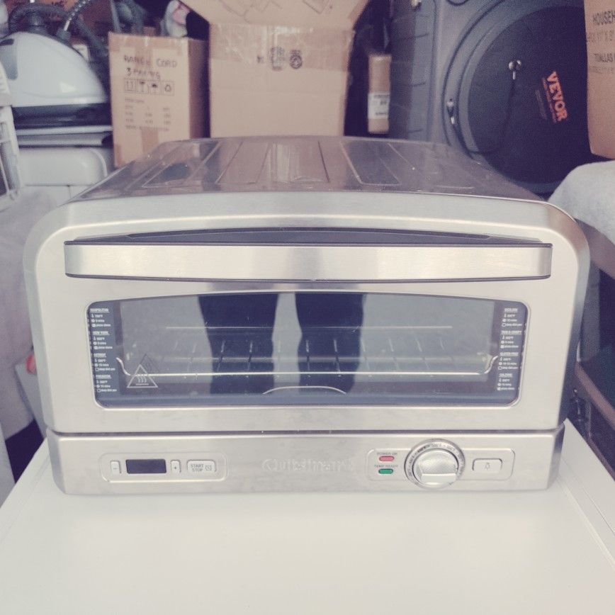 like new Cuisinart Pizza oven works perfect