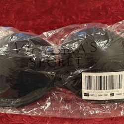 VICTORIA SECRETS BRAS  NEW 