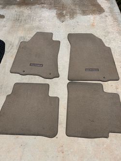 Nissan Altima floor mats oem  2013-2018