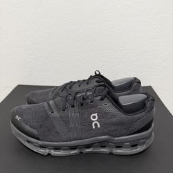 On Cloud Running Size 11 USA Men's 
