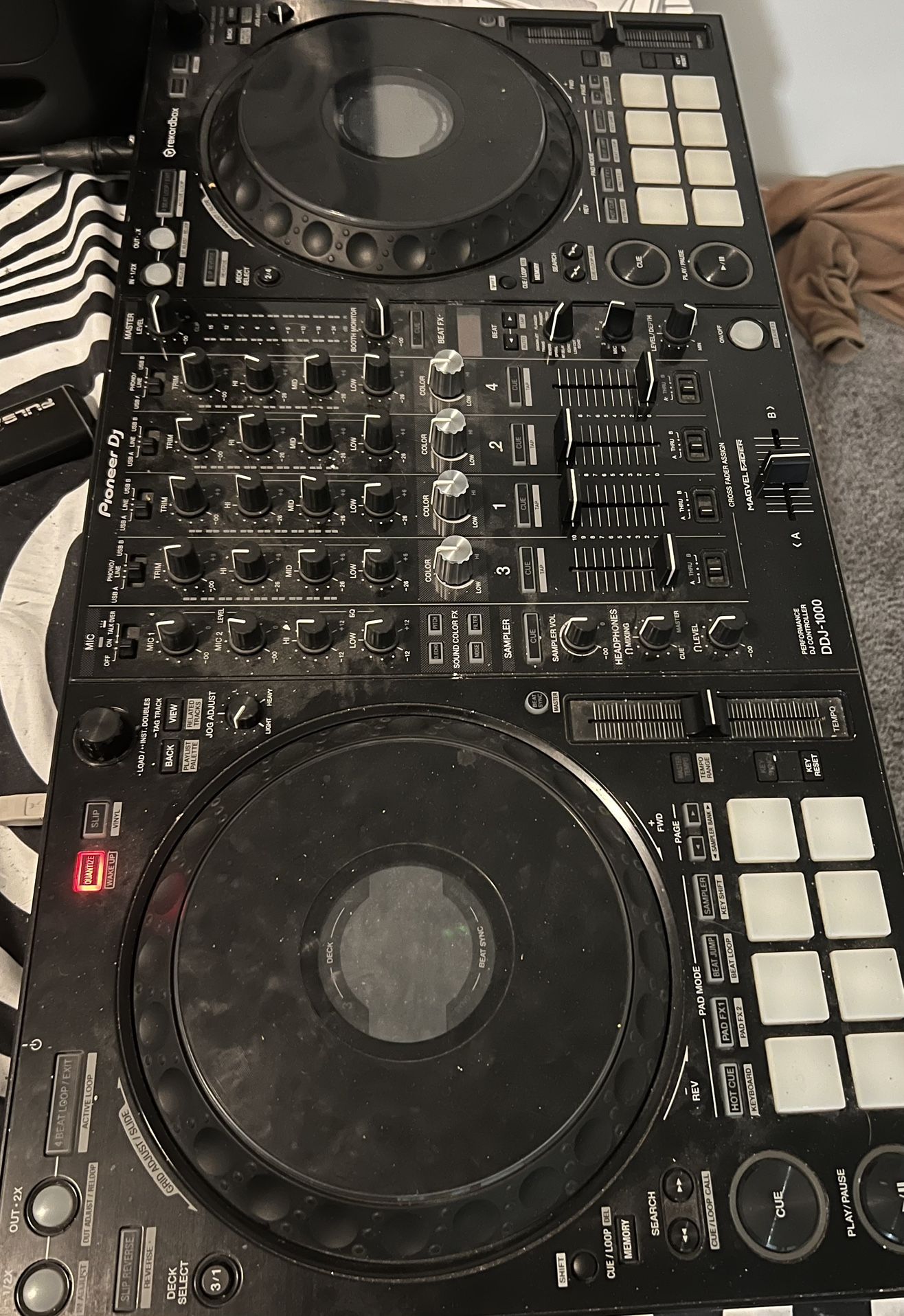 Ddj 1000