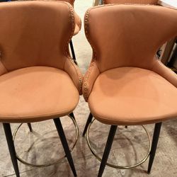 4 Barstools - Like New 